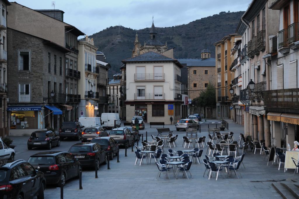 Venecia Bed&Breakfast Villafranca Del Bierzo Exteriör bild